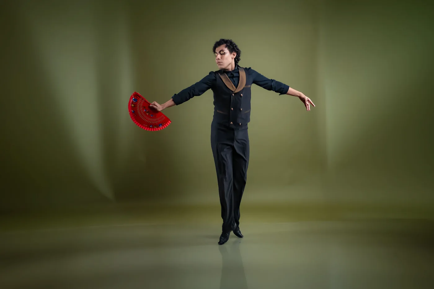 Flamenco-Künstler singen und klatschen den Compás